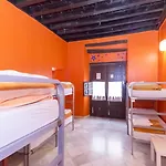 Hostel White Nest