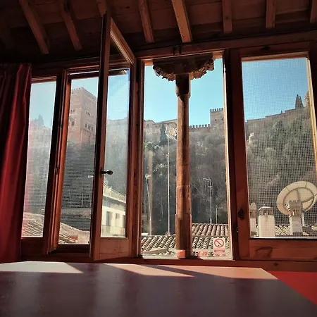 Hostal White Nest