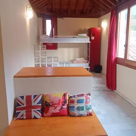 Albergue White Nest *