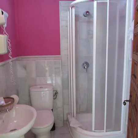 White Nest Albergue