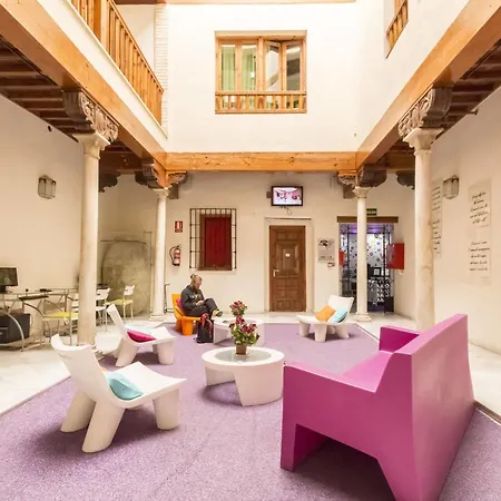 White Nest Albergue Granada