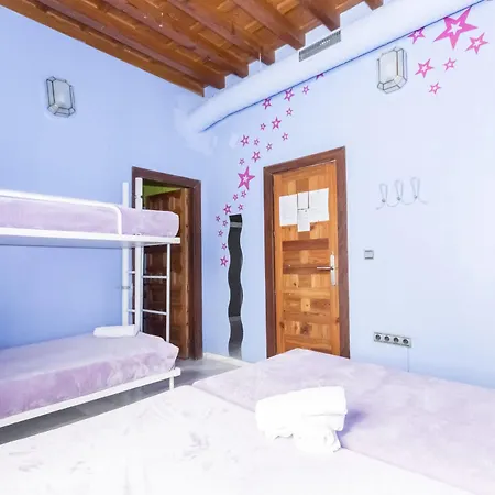 White Nest Albergue